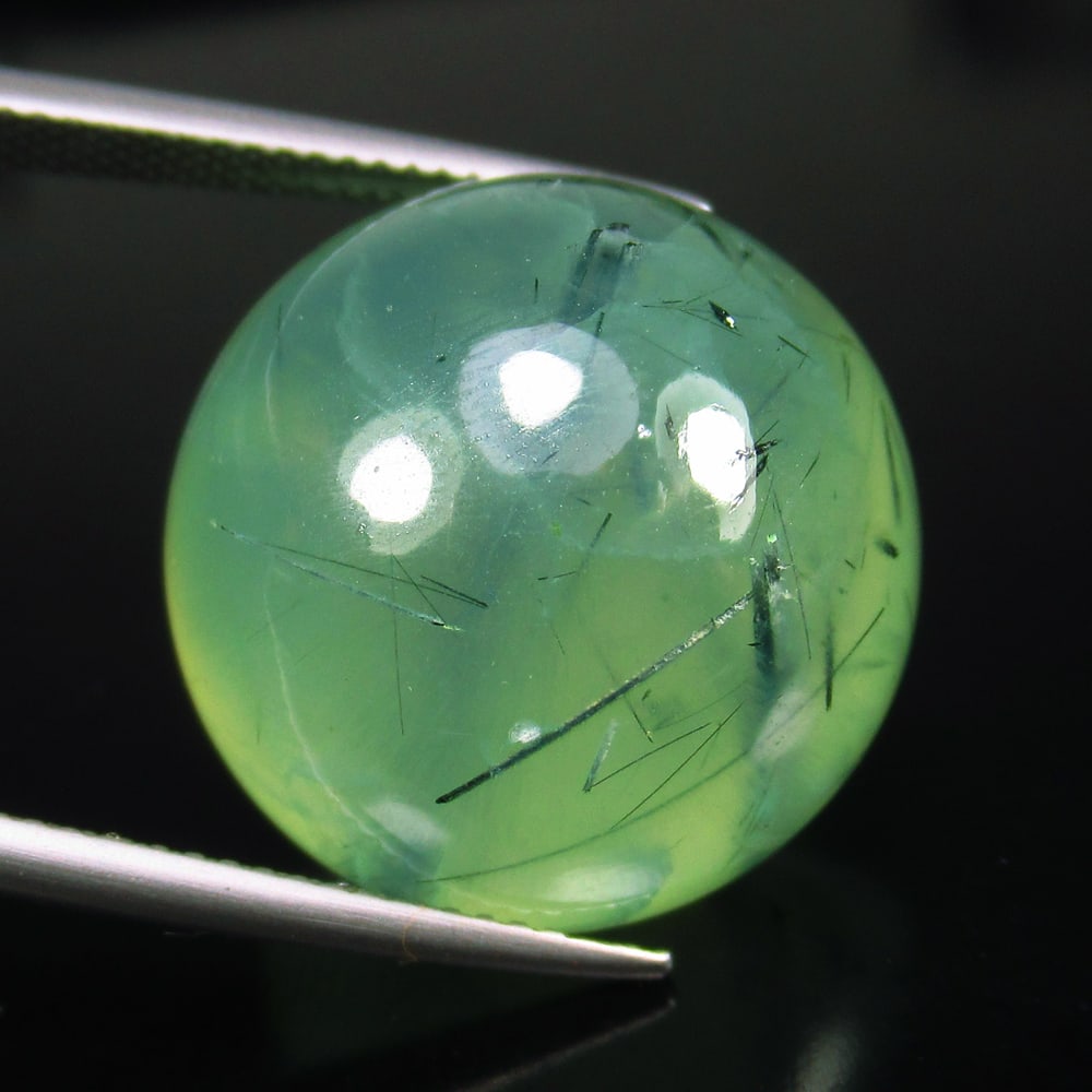 41.50 Ct - Natural Prehnite Jasper: No Reserve! Title: 41.50 Ct - Natural Prehnite Jasper Description:Gemstone Gemstones: Prehnite Jasper Carat:41.5 Size/Dimensions:19.8 x 19.8 x 13.5 mm Additional Info:Pieces : 1 No's / Shape : Round C