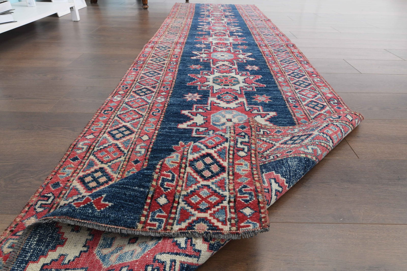 2'5x9'9 ft PINK BLUE TURKISH Antique Bohemian: Title: 2'5x9'9 ft PINK BLUE TURKISH Antique Bohemian Origin: Turkey Date/Period: 1960 - 1970 Materials: Wool And Cotton Size: Width: 2.5 feet Length: 9.9 feet Description: This Turkish one-of-a-kind V