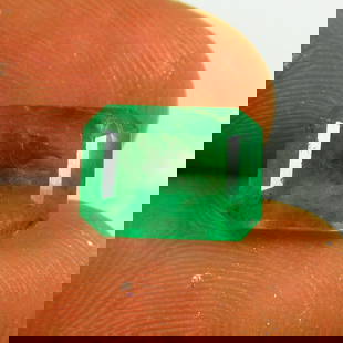 Natural Emerald - 4.07 Ct: Title: Origin: 0010a00001e64zK Weight: Too Nice Gems Size/Dimension: 52 Additional Information: Natural Emerald - 4.07 Ct Reserve: $690.00 Shipping: Domestic: Flat-rate of $7.00 to anywhere within the