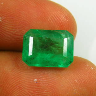 Natural Emerald - 4.07 Ct: Title: Origin: 0010a00001e64zKWeight: Too Nice GemsSize/Dimension: 52Additional Information: Natural Emerald - 4.07 Ct Reserve: $690.00 Shipping:Domestic: Flat-rate of $7.00 to anywhere within the