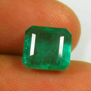 Natural Emerald - 2.63 Ct: Title: Origin: 0010a00001e64zKWeight: Too Nice GemsSize/Dimension: 54Additional Information: Natural Emerald - 2.63 Ct Reserve: $440.00 Shipping:Domestic: Flat-rate of $7.00 to anywhere within the