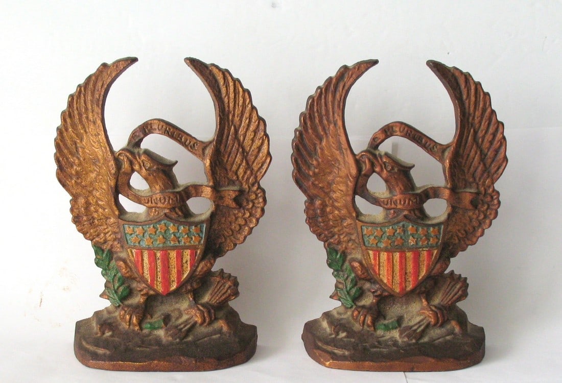 Pair of antique cast iron Eagle & Shield bookends (1 of 5)