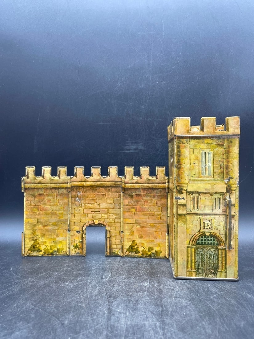 Peek Frean "castle" Rare British Biscuit Tin C1923 (1 of 8)