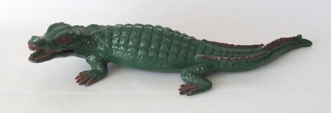 Vintage cast iron alligator paper weight (1 of 2)
