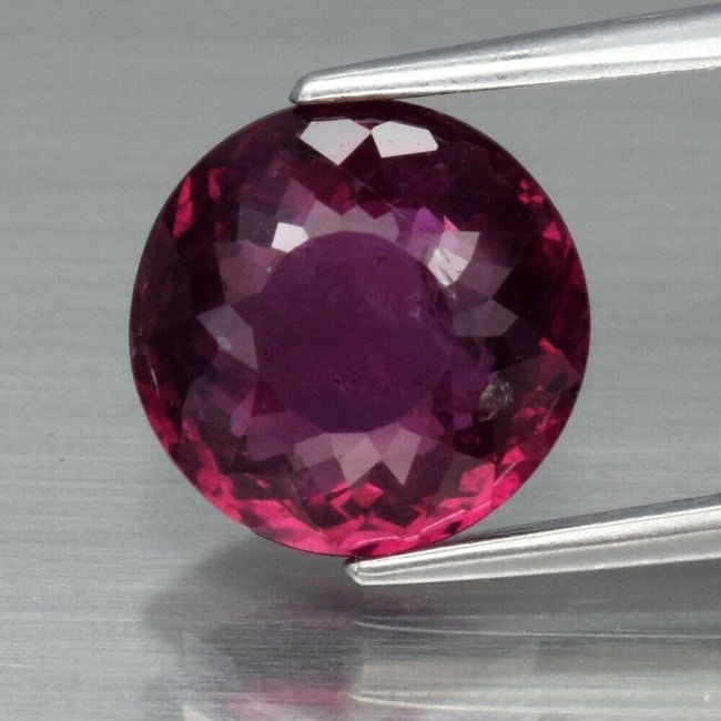 2.78ct 8.5mm Round Natural Pinkish Purple Rhodolite Garnet, Madagascar: DescriptionTitle: 2.78ct 8.5mm Round Natural Pinkish Purple Rhodolite Garnet, MadagascarColor/Clarity: Pinkish Purple/SI1Gemstone Type:natural/untreatedCarat Weights: 2.78Size/Dimensions: 8.5 x 4.4Add