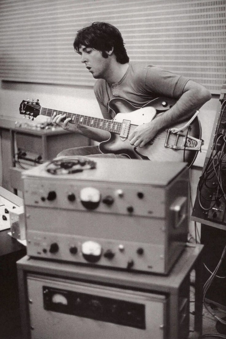 LINDA MCCARTNEY - Paul McCartney c. 1969 (1 of 1)