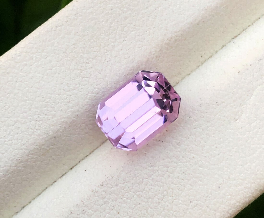 Kunzite, 4.40 cts Fancy Cut Natural Pink Kunzite Gemstone From Afghanistan: Kunzite, 4.40 cts Fancy Cut Natural Pink Kunzite Gemstone From Afghanistan - Item NR1026 Dimension 9x7x7 mm .... Weight 4.40 Carats .... No Treatment Natural Gemstone .... Reserve: $22.00 Shipping:<