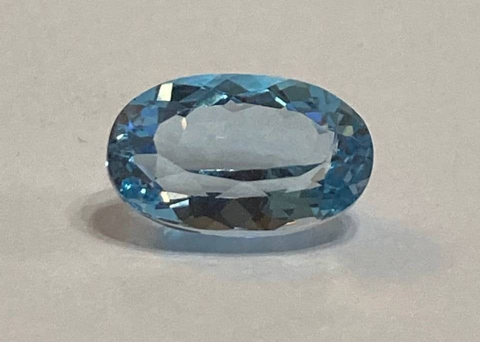Natural Zircon 1.72ct Oval Ultra Rare Colour Top Ocean Blue VVS: Title: Natural Zircon 1.72ct Oval Ultra Rare Colour Top Ocean Blue VVS Description: 1 x Natural Zircon 1.72ct Oval Ultra Rare ColourTop Ocean Blue VVS - Shape: Oval - Weight: 1.72ct - Colour: Ultra Ra