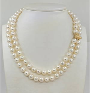 8.5x9mm Akoya Pearls - 14 kt. Gold - Necklace: Title: 8.5x9mm Akoya Pearls - 14 kt. Gold - Necklace Description: A beautiful double pearl necklace of white saltwater Akoya pearls with exceptional lustre, finished with a yellow gold clasp. This cla