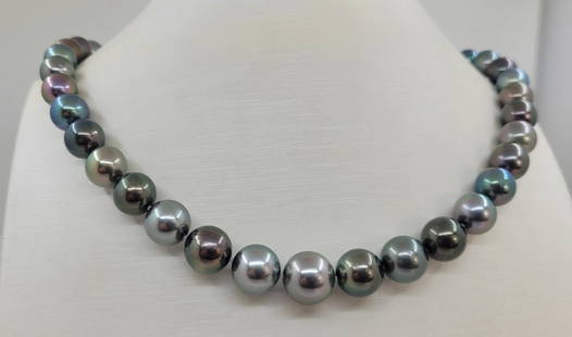 Certified Aurora Peacock - 8.0x11.9mm Multi Tahitian Pearls - Necklace: Title: Certified Aurora Peacock - 8.0x11.9mm Multi Tahitian Pearls - Necklace Description: Special Appellation: Aurora Peacock This necklace is in the category of the strongest Teri according to the t