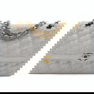 CHANEL Timeless Classic "Paris Limited" double flap bag: Title: CHANEL Timeless Classic "Paris Limited" double flap bag Materials: Leather Measurements/Size: L: 27 cm - H: 18 cm - W: 6.5 cm - Shoulder strap 41 cm Description: (5453B1450). Chanel Timeless Cl