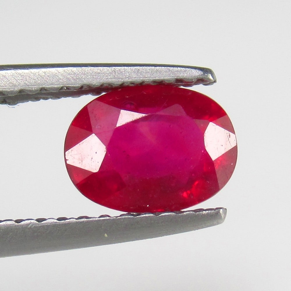 Natural Pinkish Red Ruby - 1.48 Ct (1 of 2)