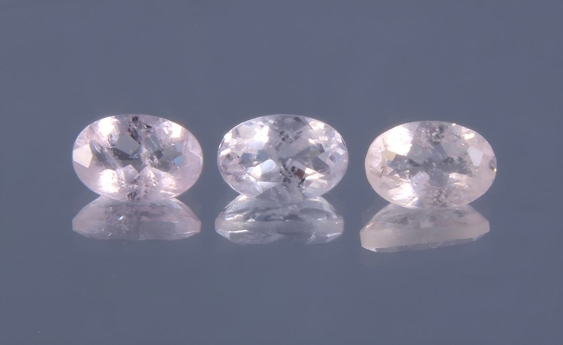 Lovely " Natural Morganite " 1.41 cts Natural Morganite Pair: No Reserve! Title: Lovely " Natural Morganite " 1.41 cts Natural Morganite Pair Additional Info: Gemstone : Natural Morganite Shape and Cut : Oval Cut Weight : 1.41 carats Measurements : 6x4 mm Color