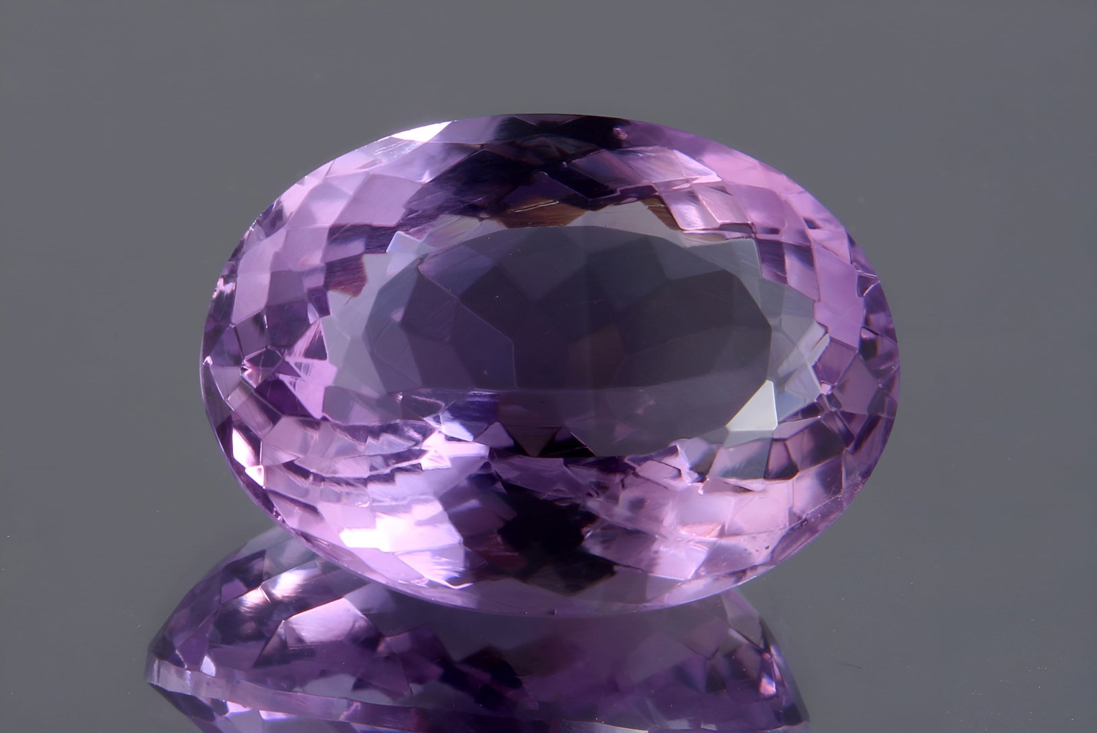 Spectacular " Natural Rose De France Amethyst " 11.19 cts Natural Rose De France Amethyst: No Reserve! Title: Spectacular " Natural Rose De France Amethyst " 11.19 cts Natural Rose De France Amethyst Additional Info: Gemstone : Natural Rose De France Amethyst Origin : Africa Weight : 11.19 