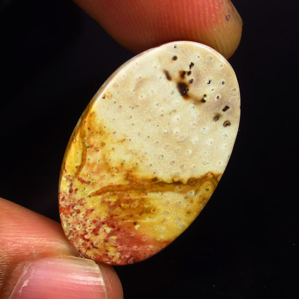 21.20 Ct - Natural Jasper: No Reserve! Title: 21.20 Ct - Natural Jasper Description: Gemstone Gemstones: Jasper Carat:21.2 Size/Dimensions:28.0 x 17.5 x 6.8 mm Additional Info:Pieces : 1 No's / Shape : Oval Cab / Color : Yellow