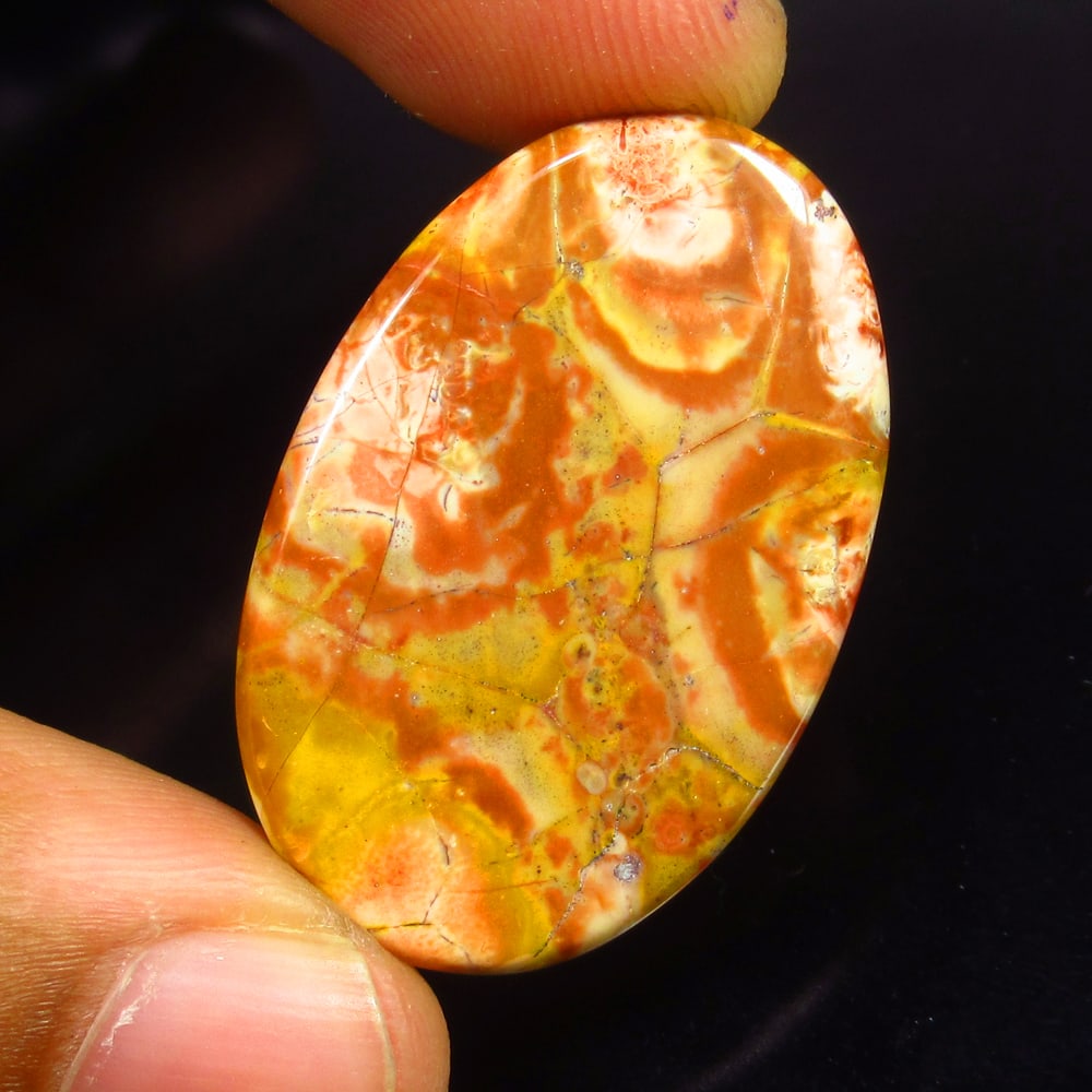 29.07 Ct - Natural Bumblebee Jasper: No Reserve! Title: 29.07 Ct - Natural Bumblebee Jasper Description: Gemstone Gemstones: Jasper Carat:29.07 Size/Dimensions:35.0 x 26.0 x 5.5 mm Additional Info:Pieces : 1 No's / Shape : Oval Cab / Col