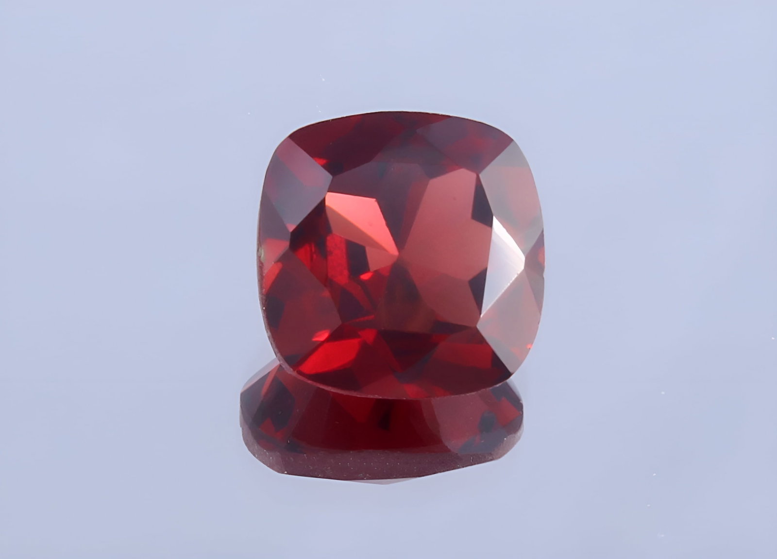 Marvellous " Natural Pyrope Almandine Garnet " 1.60 Cts Natural Pyrope Almandine Garnet: No Reserve! Title: Marvellous " Natural Pyrope Almandine Garnet " 1.60 Cts Natural Pyrope Almandine Garnet Additional Info: Gemstone : Natural Almandine Garnet Shape and cut : Square Cut Origin : Afri