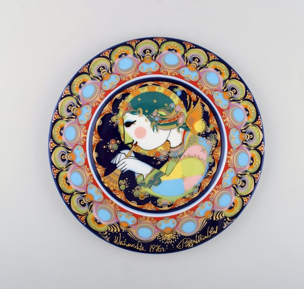 Rare hand-painted Rosenthal Bjørn Wiinblad Christmas plate from 1976. "Angel with trumpet". (1 of 4)