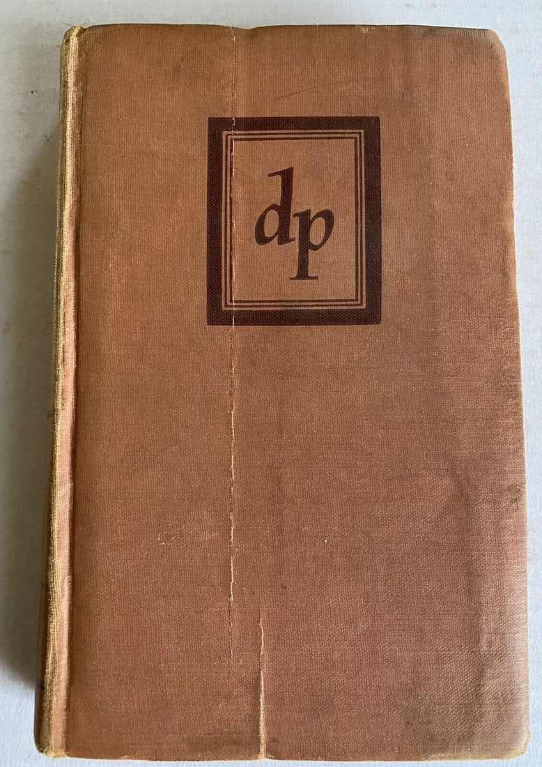 Dorothy Parker - The Viking Portable Library - Vintage Collector's Ed HC 3rd Ed.: Dorothy Parker - The Viking Portable Library - Vintage Collector's Ed HC 3rd Edition. Fiction and Poetry. 544 pages. Staining to boards, crease to front cover. Small tears, bumping to spine caps. Form