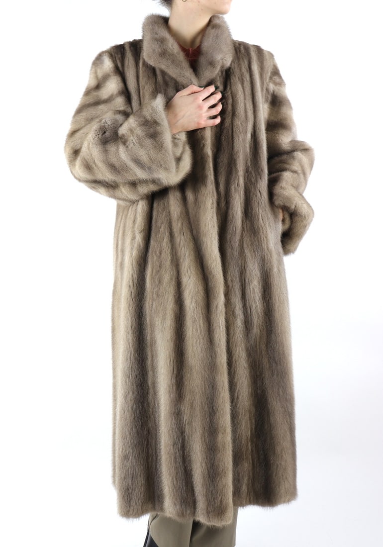 PLATINUM MINK FUR COAT EU: XL; US: 20 (1 of 11)