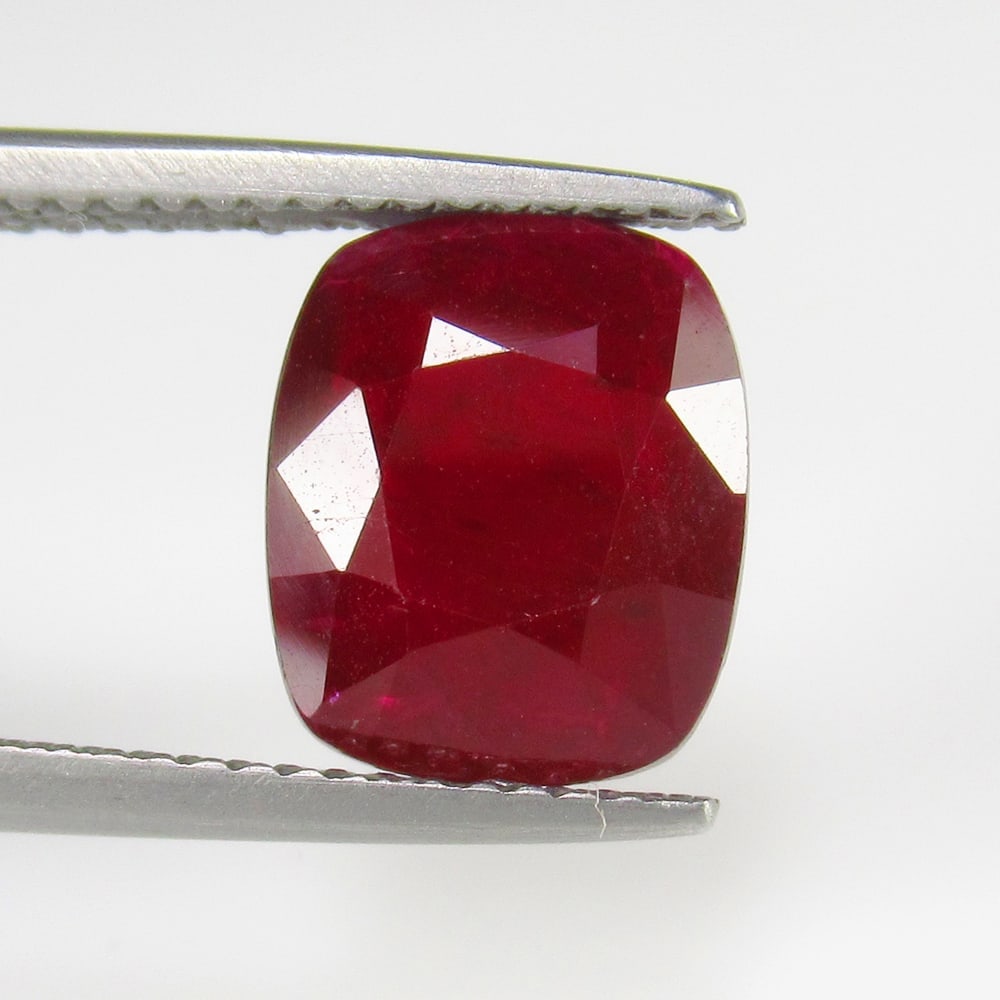 4.44 Ct - Natural Blood Red Ruby (1 of 2)