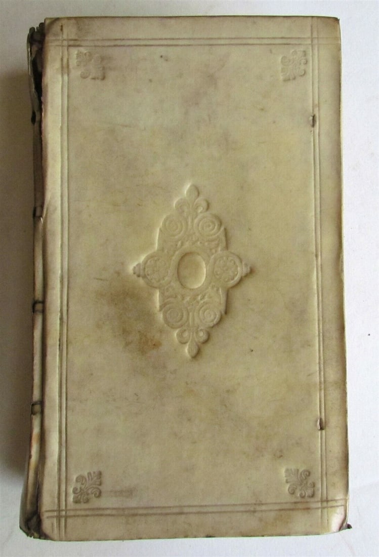1684 POETRY JUVENAL Flacci Satyrae Cum Veteris Scholastae ANTIQUE VELLUM BINDING (1 of 6)