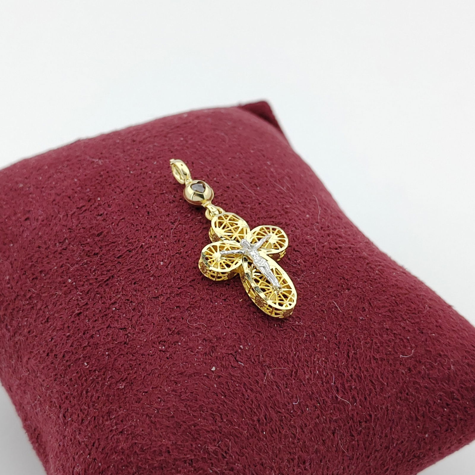 14K 585 Yellow Gold Cross Pendant (1 of 7)