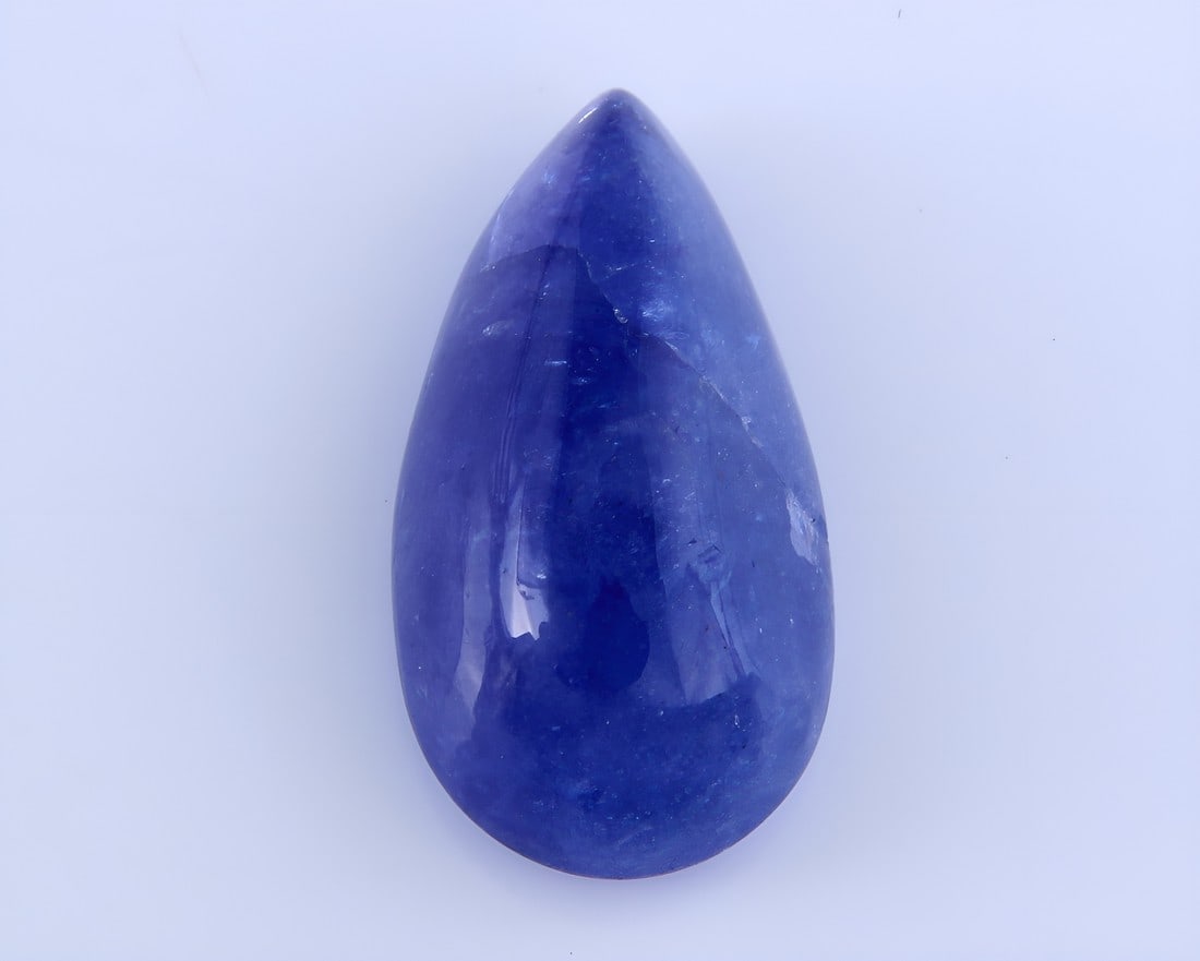 Lovely " Natural Tanzanite " 7.82 Cts Natural Tanzanite: No Reserve! Title: Lovely " Natural Tanzanite " 7.82 Cts Natural Tanzanite Description: Gemstone : Natural Tanzanite Origin: Tanzania Weight : 7.82 carats Dimensions : 16.47x8.84x6.47 mm Shape/Cut: Pe