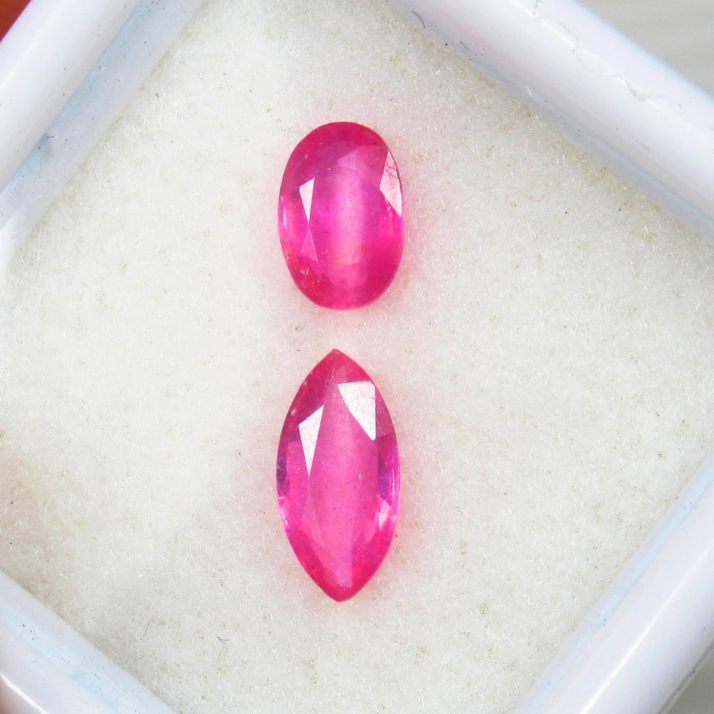 Natural Pinkish Red Ruby Pair - 1.35 Ct (1 of 3)