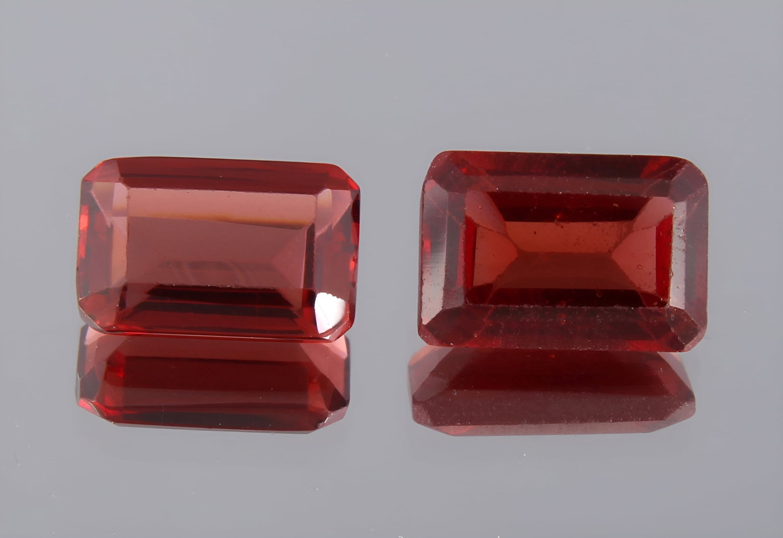 Stunning " Natural Pyrope Almandine Garnet " 1.44 Cts Natural Pyrope Almandine Garnet Pair: No Reserve! Title: Stunning " Natural Pyrope Almandine Garnet " 1.44 Cts Natural Pyrope Almandine Garnet Pair Additional Info: Gemstone : Natural Almandine Garnet Shape and cut : Rectengular Cut Origi