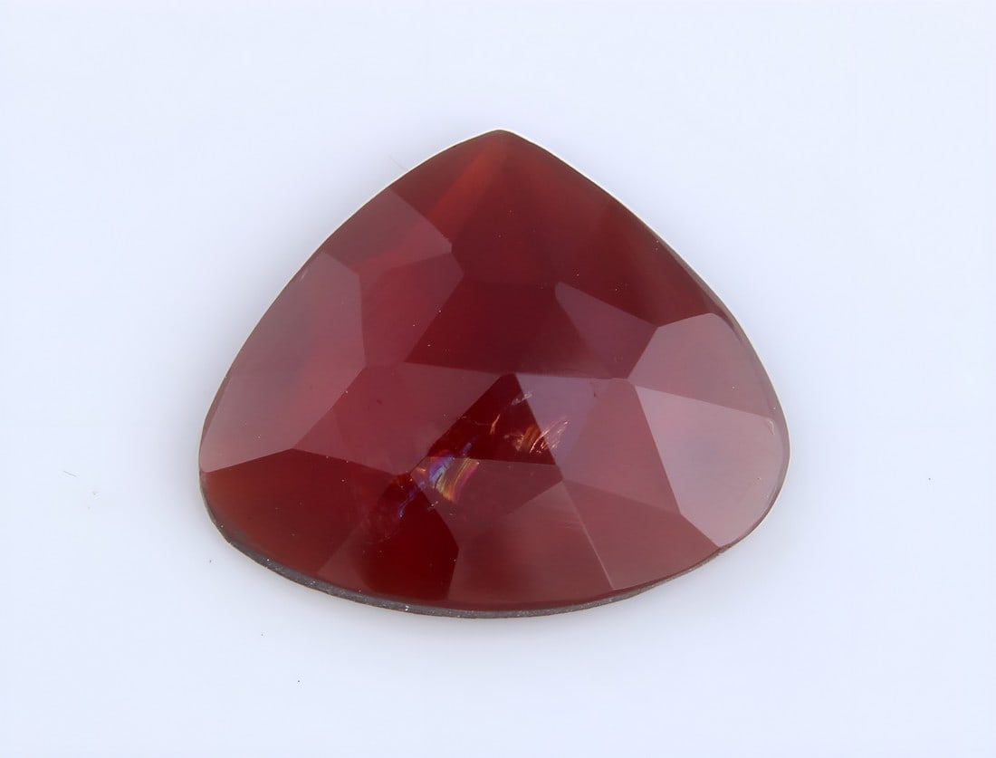 Marvellous " Natural Pyrope Almandine Garnet " 3.27 Cts Natural Pyrope Almandine Garnet: No Reserve! Title: Marvellous " Natural Pyrope Almandine Garnet " 3.27 Cts Natural Pyrope Almandine Garnet Description: Gemstone : Natural Almandine Garnet Shape and cut : Pear Rose Cut Origin : Afric