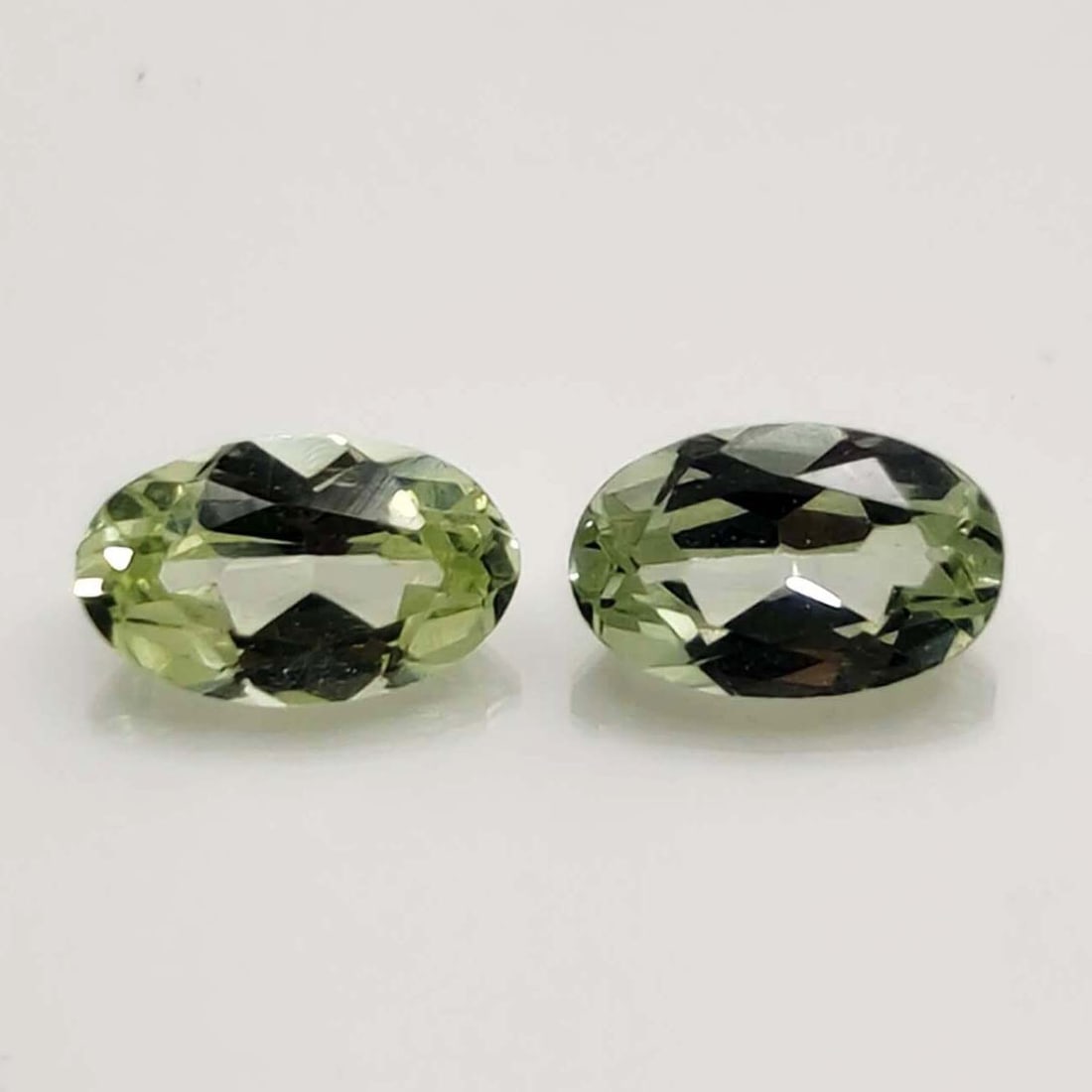0.45 Ct "Expensive" Natural Pale Green Merelani Mint Garnet: No Reserve! Title: 0.45 Ct "Expensive" Natural Pale Green Merelani Mint Garnet Description: Gemstones: Natural Mint Garnet Carat Weights: 0.45 ct Size/Dimensions: 5 X 3 mm Origin: Brazil Treatment: No