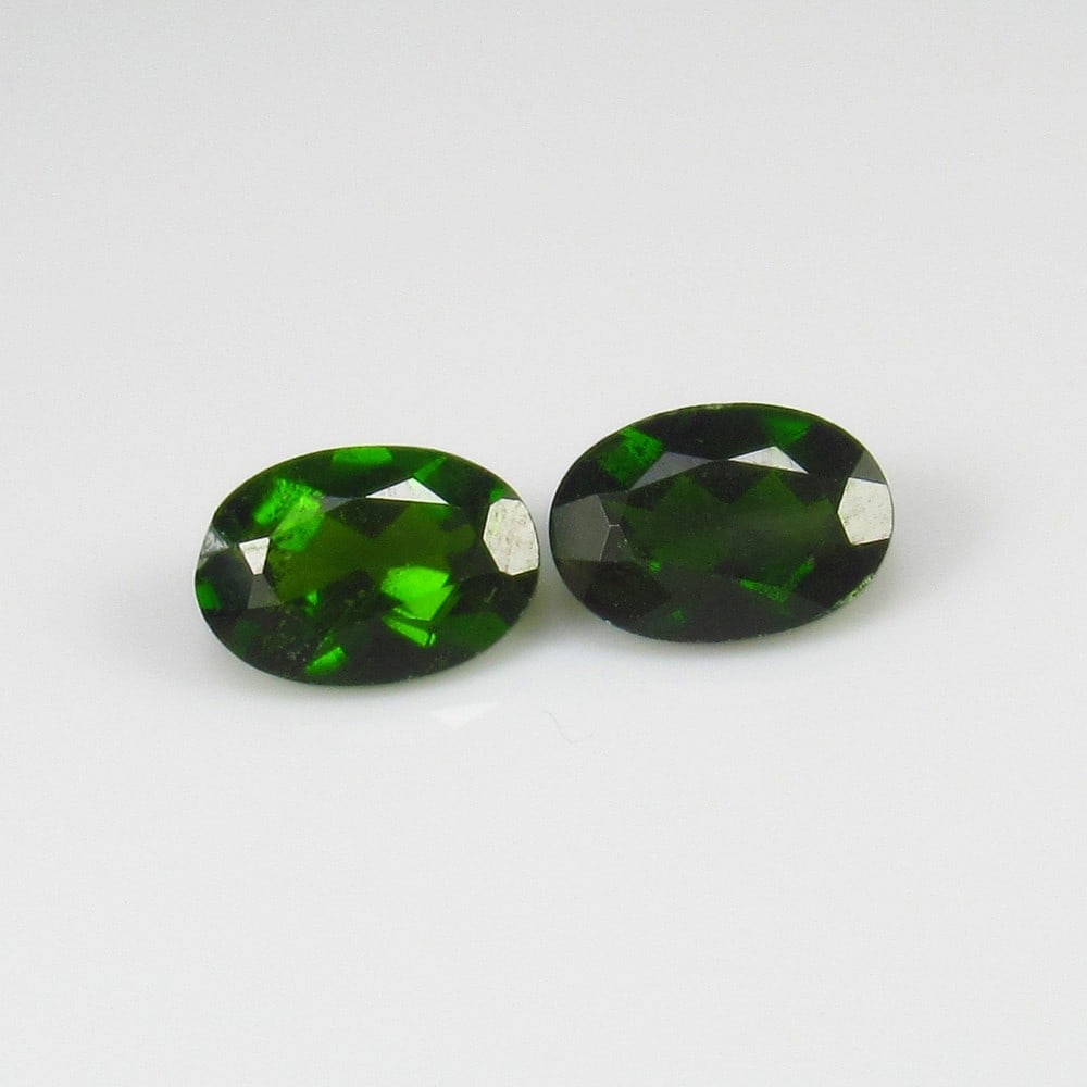 Natural Chrome Diopside Pair - 1.83 Ct (1 of 2)
