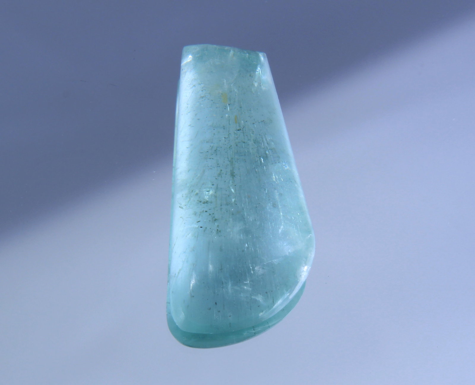 Lovely " Natural Aquamarine " 8.56 Cts Natural Aquamarine: No Reserve! Title: Lovely " Natural Aquamarine " 8.56 Cts Natural Aquamarine Additional Info: Gemstone : Natural Aquamarine Origin : Africa Weight : 8.56 carats Dimensions : 20.64x9.72x5.50 mm Shape :