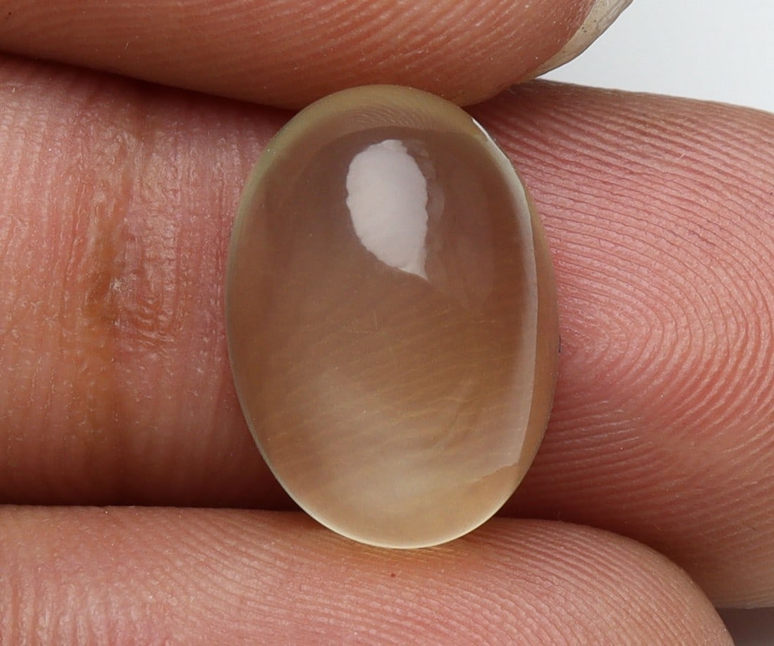 Awesome " Natural Moonstone " 7.31 cts Natural Moonstone: No Reserve! Title: Awesome " Natural Moonstone " 7.31 cts Natural Moonstone Description: Gemstone : Natural Moonstone Shape : Oval Cabochan Weight : 7.31 carats Measurements : 14.61x10.48x6.65 mm Colo