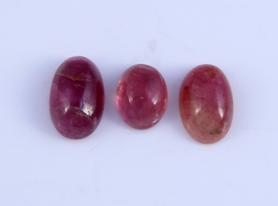 Lovely " Natural Rubelite Tourmaline " 3.17 Cts Natural Rubelite Tourmaline Lot: No Reserve! Title: Lovely " Natural Rubelite Tourmaline " 3.17 Cts Natural Rubelite Tourmaline Lot Additional Info: Gemstone : Natural Rubelite Tourmaline Shape and Cut : Oval Cut Weight : 3.17 carats