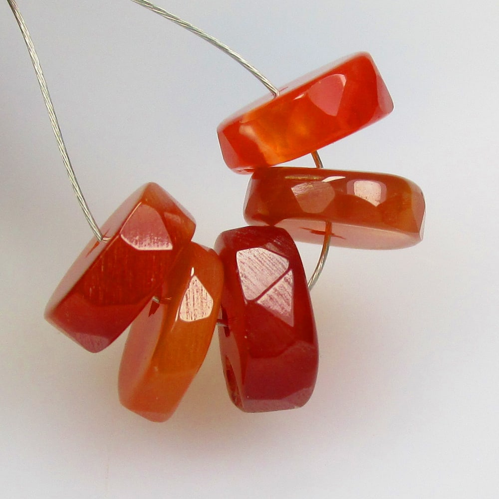 9.21 Ctw Natural 5 Drilled Orange Carnelian Round Beads: No Reserve! Title: 9.21 Ctw Natural 5 Drilled Orange Carnelian Round Beads Stone Clarity: Semi-Transparent Gemstone:Natural Carnelian Beads Carat Weights: 9.21 Size/Dimensions: 8.10 - 8.60 mm / 5 Pc's