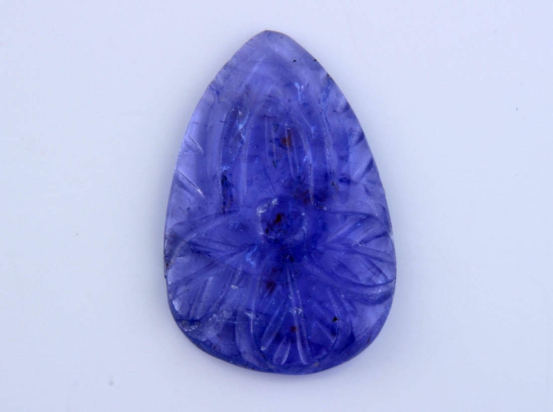 Beautiful " Natural Carving Tanzanite " 7.62 Cts Natural Carving Tanzanite: No Reserve! Title: Beautiful " Natural Carving Tanzanite " 7.62 Cts Natural Carving Tanzanite Description: Gemstone : Natural Carving Tanzanite Origin: Tanzania Weight : 7.62 carats Dimensions : 22.53