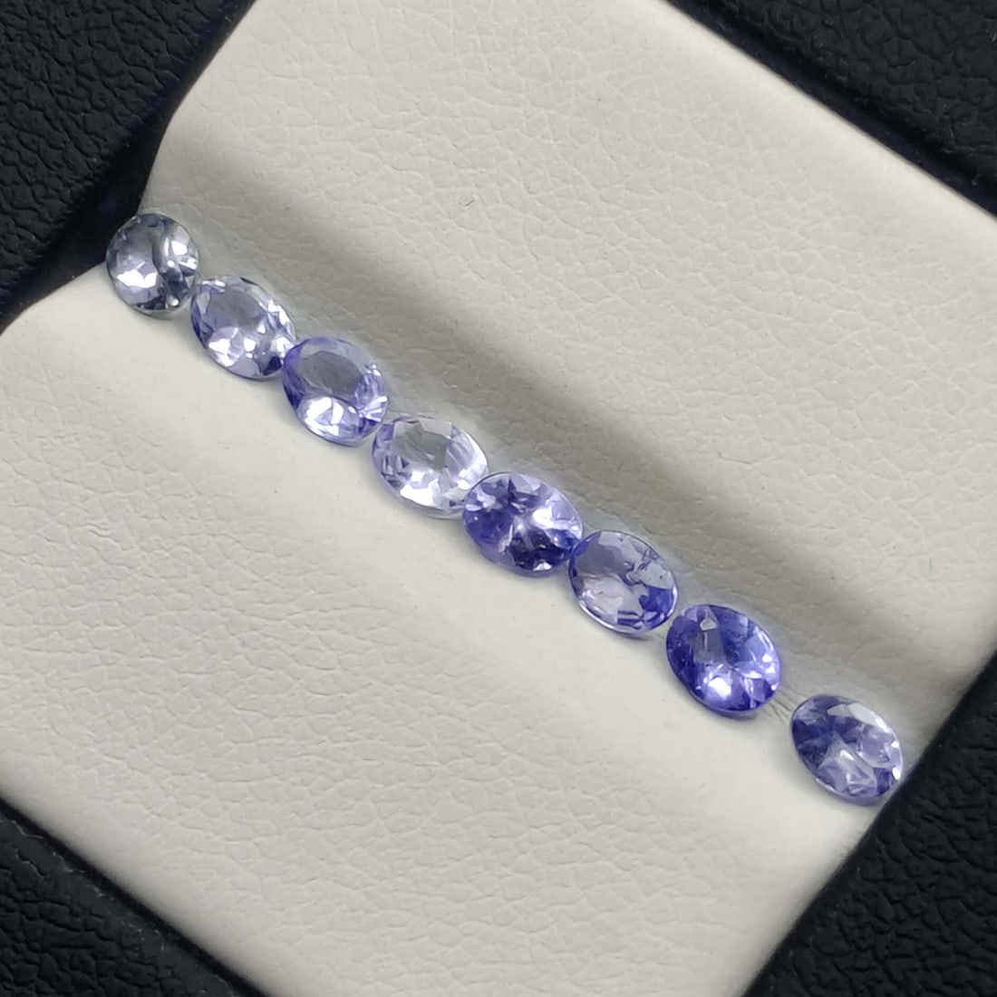 1.50 Ct Natural Tanzanite Lot: No Reserve! Title: 1.50 Ct Natural Tanzanite Lot Description: Gemstones: Natural Tanzanite Carat Weights: 1.40 ct Size/Dimensions: 4 X 3 mm Origin : Tanzania Materials &Techniques:Tanzanite Shipping: 
