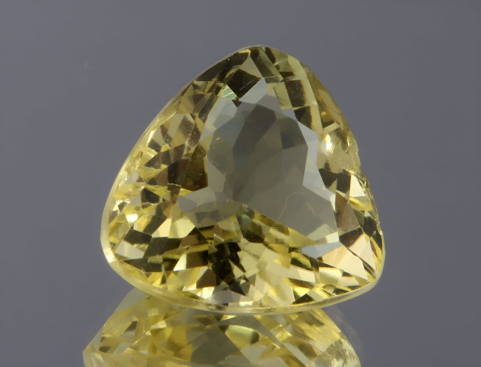 Beautiful " Natural Lemon Quartz " 8.88 cts Natural Lemon Quartz: No Reserve! Title: Beautiful " Natural Lemon Quartz " 8.88 cts Natural Lemon Quartz Description: Gemstone: Natural Lemon Quartz Origin: Africa Weight : 8.88 carats Measurements: 14x14 mm, Shape / Cut 