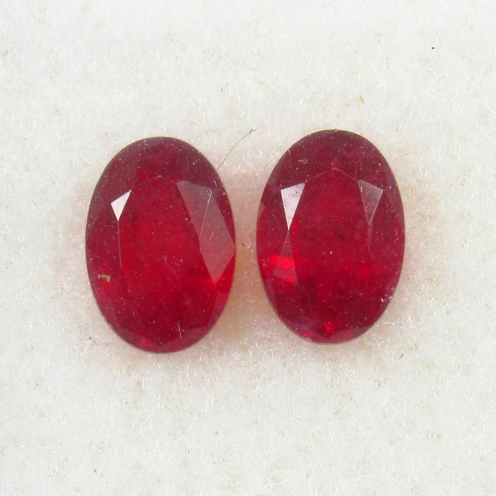 1.37 Ct - Natural Blood Red Ruby Pair (1 of 4)