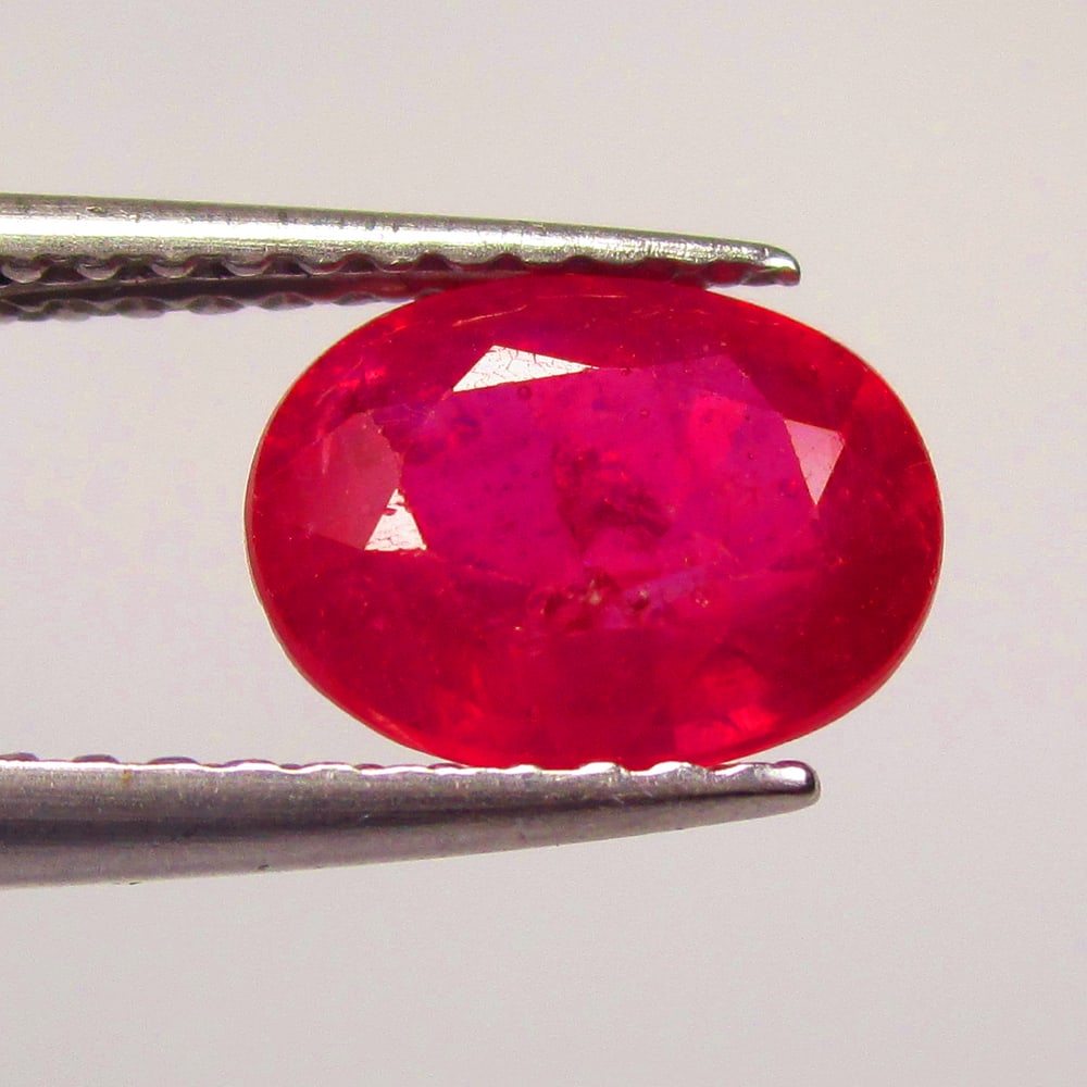 1.70 Ctw Natural Mozambique Red Ruby Oval Cut (1 of 2)