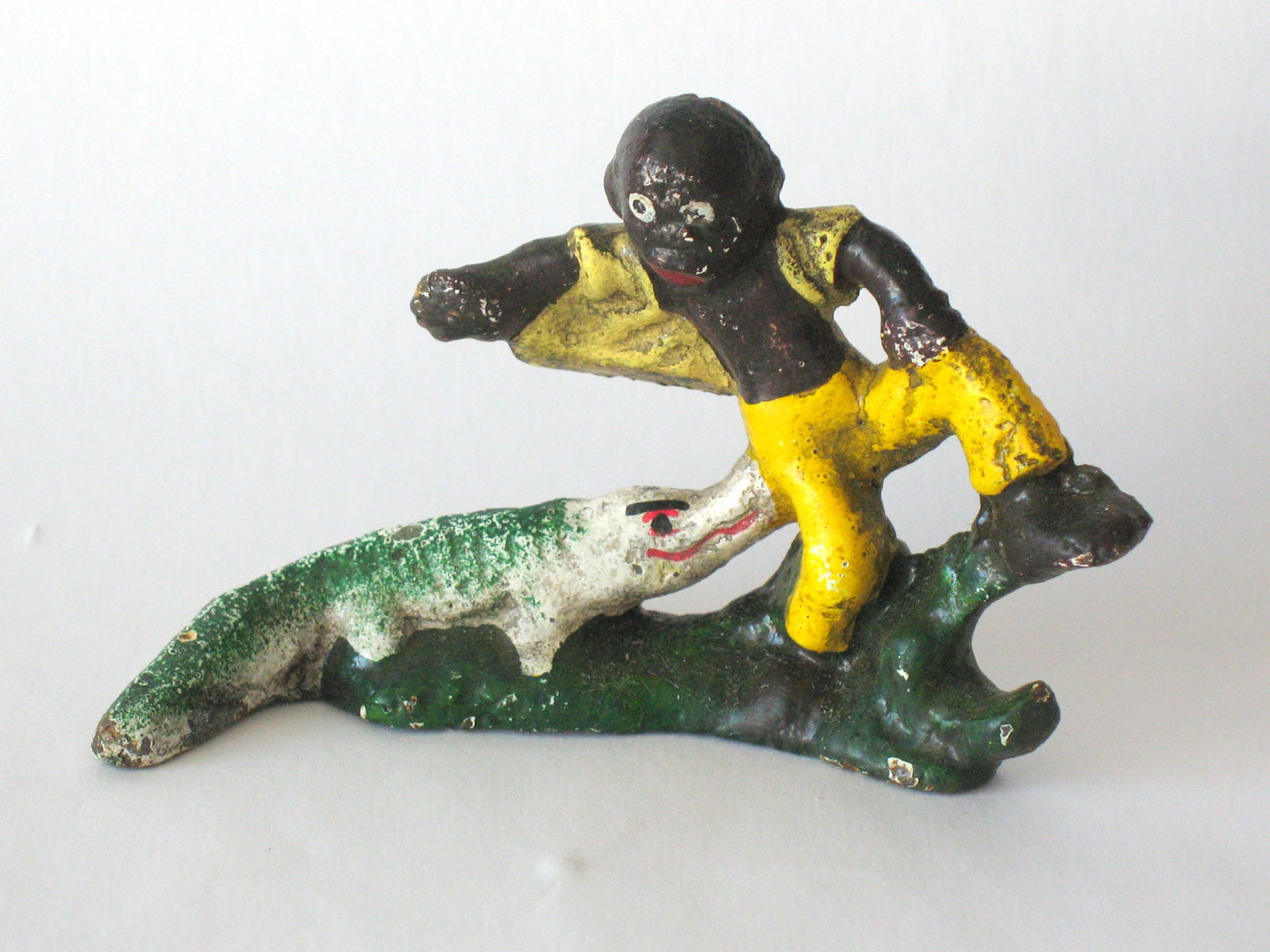 Vintage cast iron black boy & alligator bottle opener. (1 of 3)