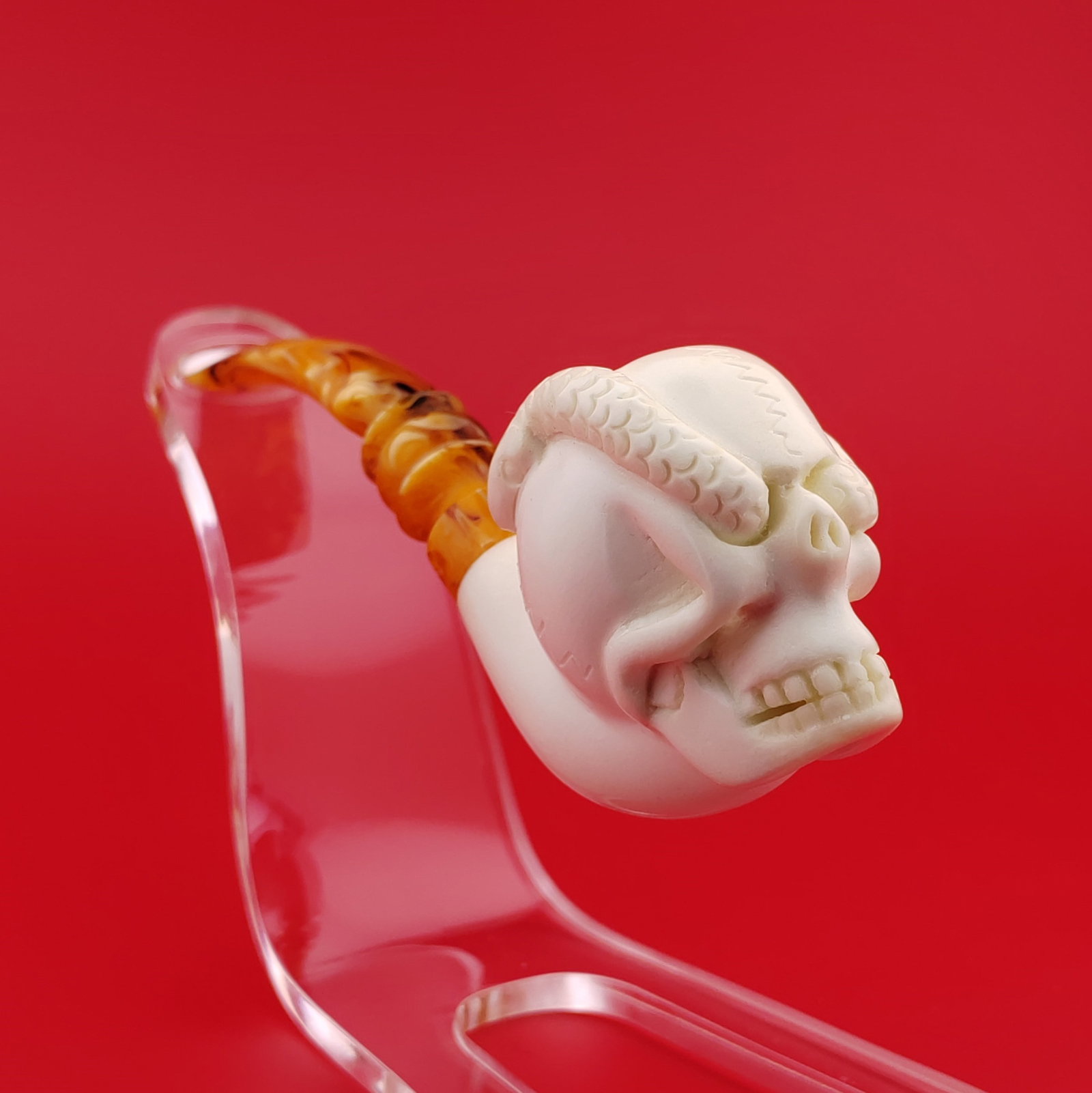 Skull Meerschaum Pipe: Title: Skull Meerschaum Pipe Materials: Meerschaum Dimension: 5.3 inch (13.5cm) Description: Skull,Hand carved Meerschaum Pipe. Made in Turkey,Eskisehir by Meerschaum Carve Master.Best Quality Block M