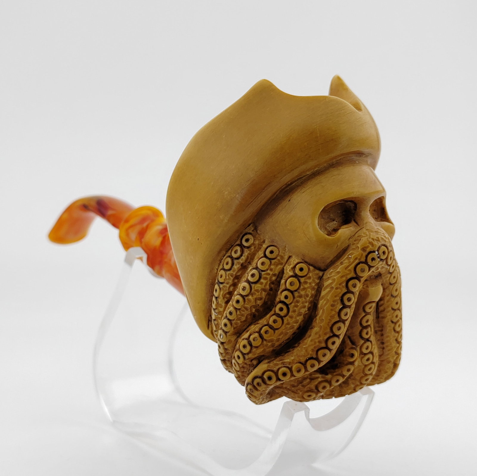 Davy Jones Meerschaum Pipe: Title: Davy Jones Meerschaum Pipe Materials: Meerschaum Dimension: 6.69 inch(17cm) Description: Davy Jones,Hand carved Meerschaum Pipe. Made in Turkey,Eskisehir by Meerschaum Carve Master.Best Quality