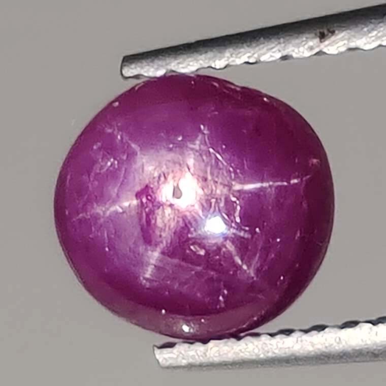 2.85 ct Natural Star Ruby (1 of 2)