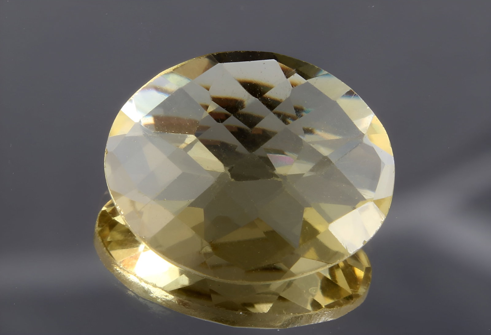 Beautiful " Natural Lemon Quartz " 3.96 cts Natural Lemon Quartz: No Reserve! Title: Beautiful " Natural Lemon Quartz " 3.96 cts Natural Lemon Quartz Additional Info: Gemstone: Natural Lemon Quartz Origin: Africa Weight : 3.96 carats Measurements: 13.31x11.11x4.90 m
