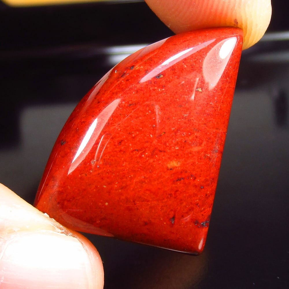 27.35 Ct - Natural Red Jasper: No Reserve! Title: 27.35 Ct - Natural Red Jasper Description: Gemstone Gemstones: Jasper Carat Weights: 27.35 Size/Dimensions:30.0 x 20.0 x 8.0 mm Additional Info:Pieces : 1 No's / Shape : Fancy Cab /