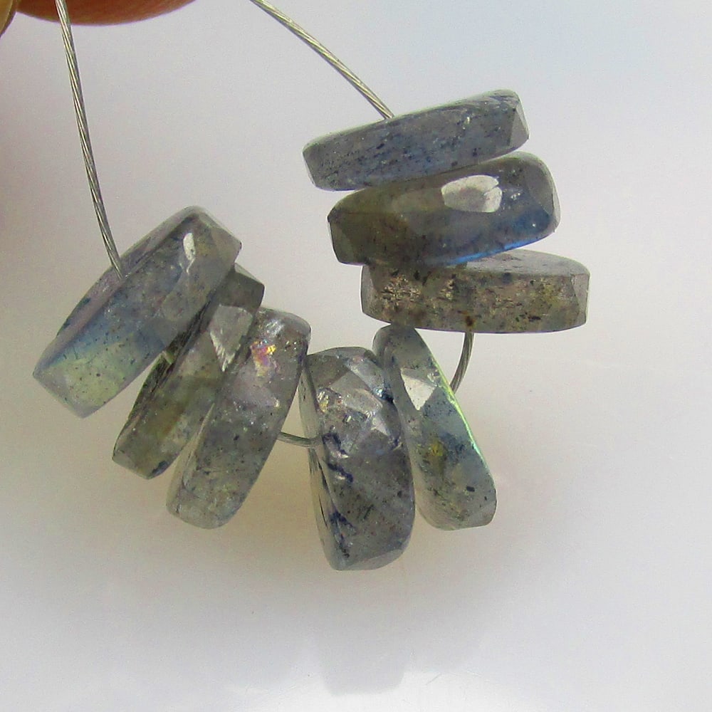 9.26 Ctw Natural 8 Labradorite Round Beads: No Reserve! Title: 9.26 Ctw Natural 8 Labradorite Round Beads Stone Clarity: Opaque Gemstone:Natural Labradorite Beads Carat Weights: 9.26 Size/Dimensions: 7.60 - 7.70 mm / 8 Pc's Additional Info:Exce