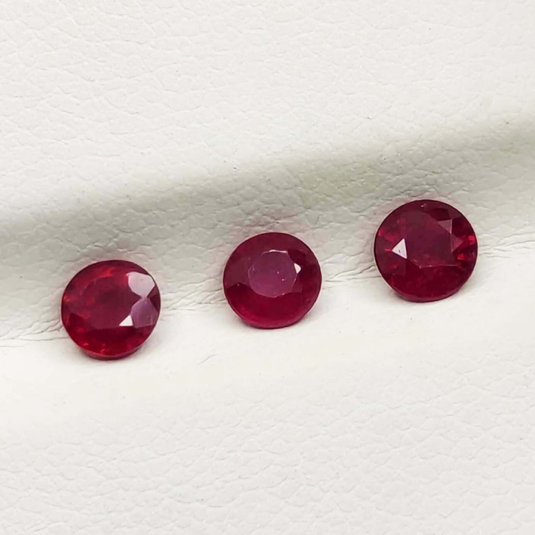 0.95 Ct Natural Red Ruby Lot (1 of 2)